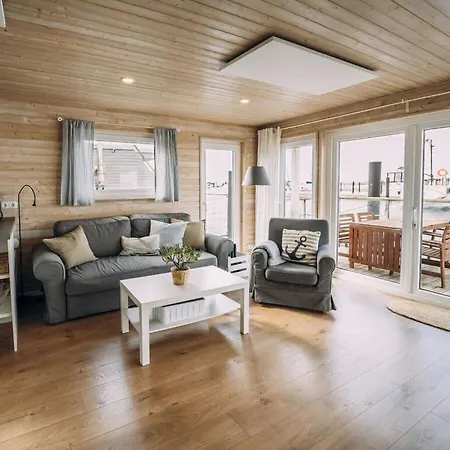 Houseboat Baltic *